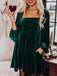 Robe babydoll en velours à col carré et manches bouffantes années 1960