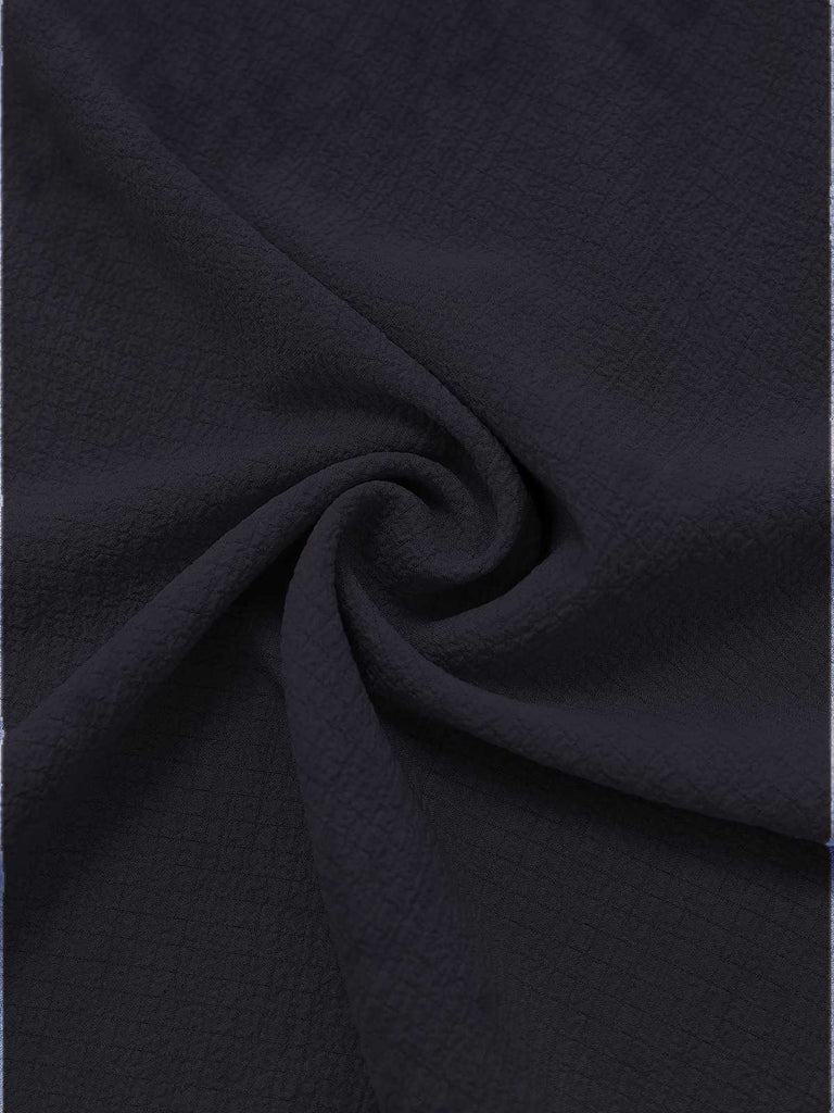 Robe noire manches volants froncée fendue col V années 1940