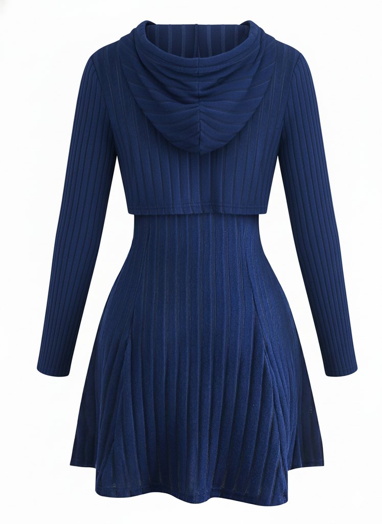 Robe à capuche en tricot côtelée et découpes avec cape des années 1940