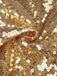 Robe de soirée courte à paillettes dorées années 1970
