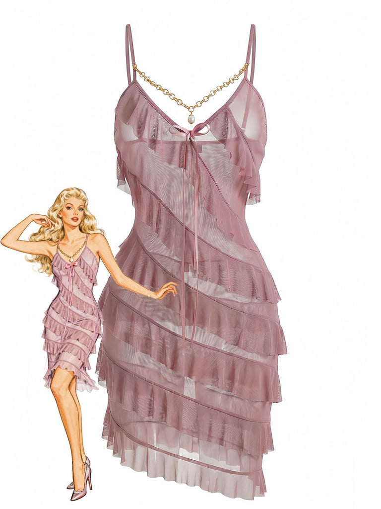 Robe de nuit à bretelles de volants ornée de perles des années 1960