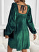 Robe babydoll en velours à col carré et manches bouffantes années 1960