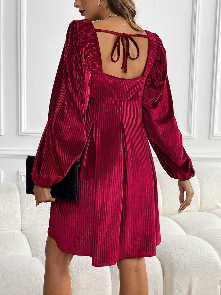 Robe babydoll en velours à col carré et manches bouffantes années 1960
