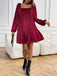 Robe babydoll en velours à col carré et manches bouffantes années 1960