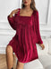 Robe babydoll en velours à col carré et manches bouffantes années 1960