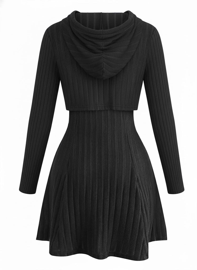 Robe à capuche en tricot côtelée et découpes avec cape des années 1940