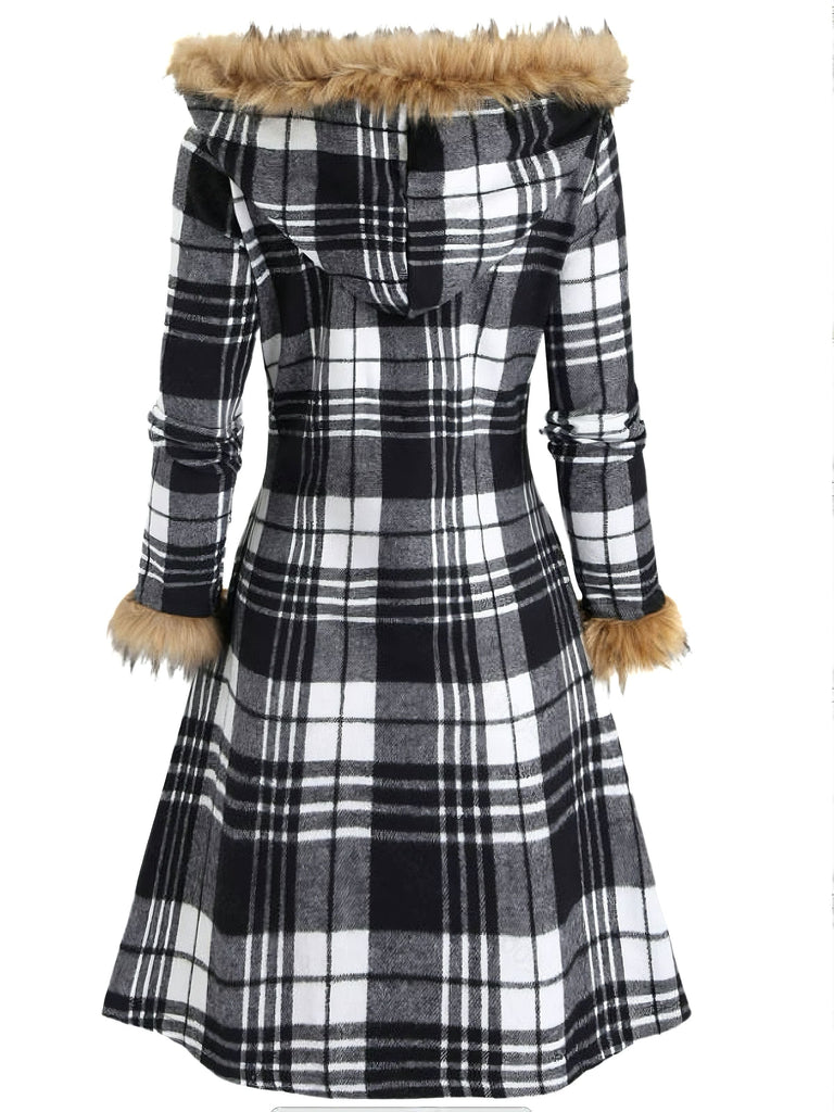 Manteau à capuche à carreaux et bordure en fausse fourrure années 1940