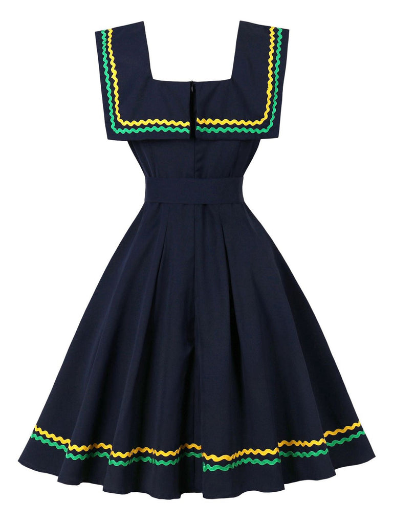 Robe sans manches à rayures ondulées bleu marine col carré années 1950