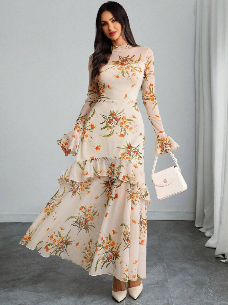 Robe longue beige fleurie à volants en maille années 1930