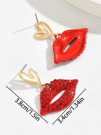 Boucles d'oreilles avec strass en forme de cœur et lèvres rouges