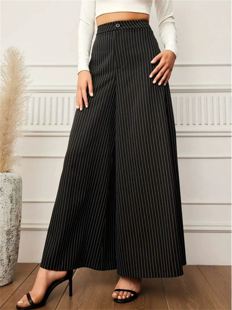 Pantalon noir à rayures fines jambes très larges des années 40