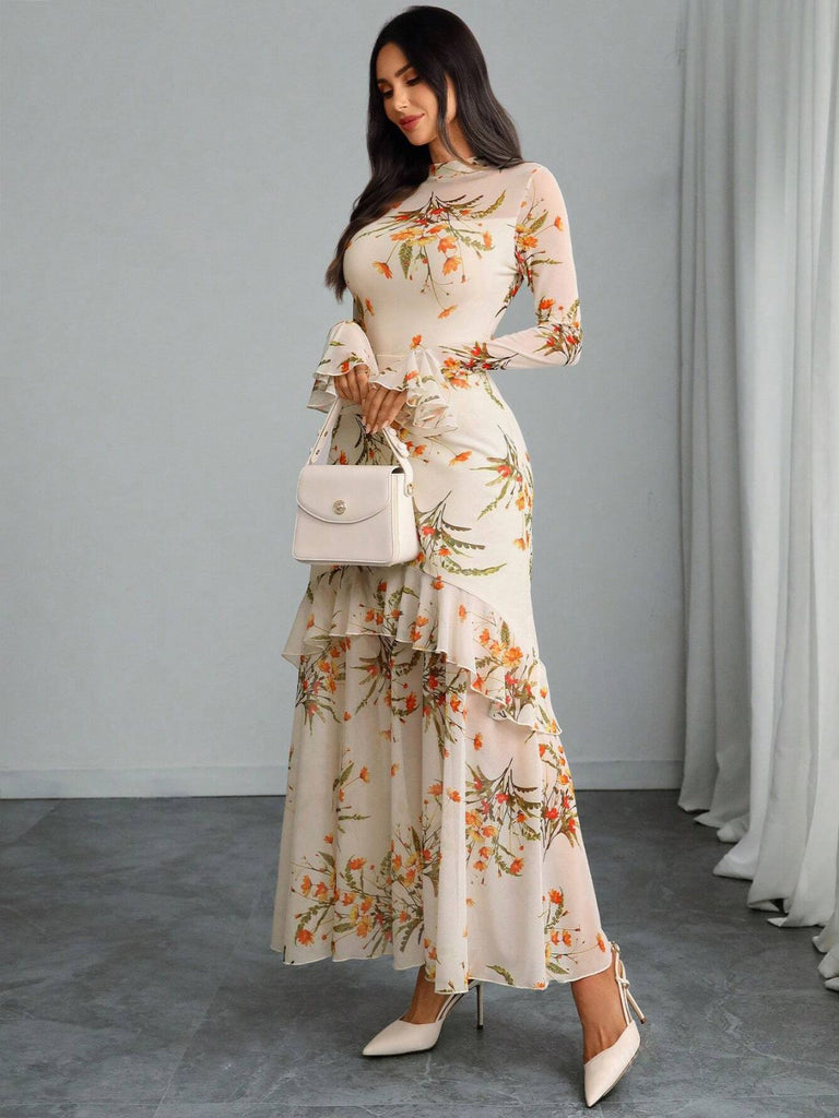 Robe longue beige fleurie à volants en maille années 1930