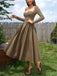 Robe mi-longue plissée à lacets et dos nu années 1960