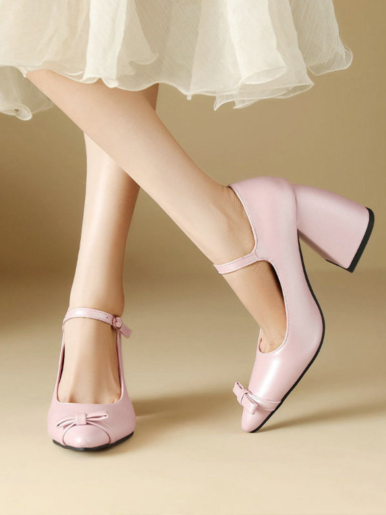 Escarpins à talons épais et bout pointu avec bride à nœud vintage