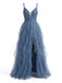 Robe de bal élégante d'inspiration vintage des années 1930, ornée de délicates applications, de volants de tulle scintillants, de paillettes et d'une fente latérale spectaculaire pour les occasions formelles.