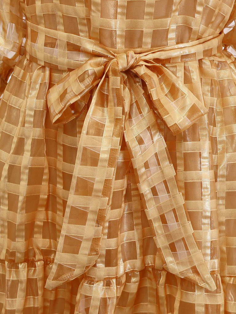 Robe de soirée mi-longue manches bouffantes en maille dorée des années 1940