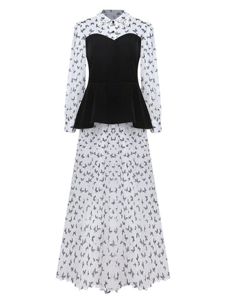 Robe mi-longue blanche à corset en velours plissé et perles papillon des années 1980