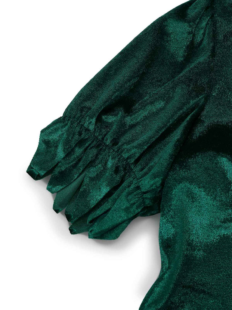 Haut vert col en V et jupe à bordure de fourrure rouge des années 60
