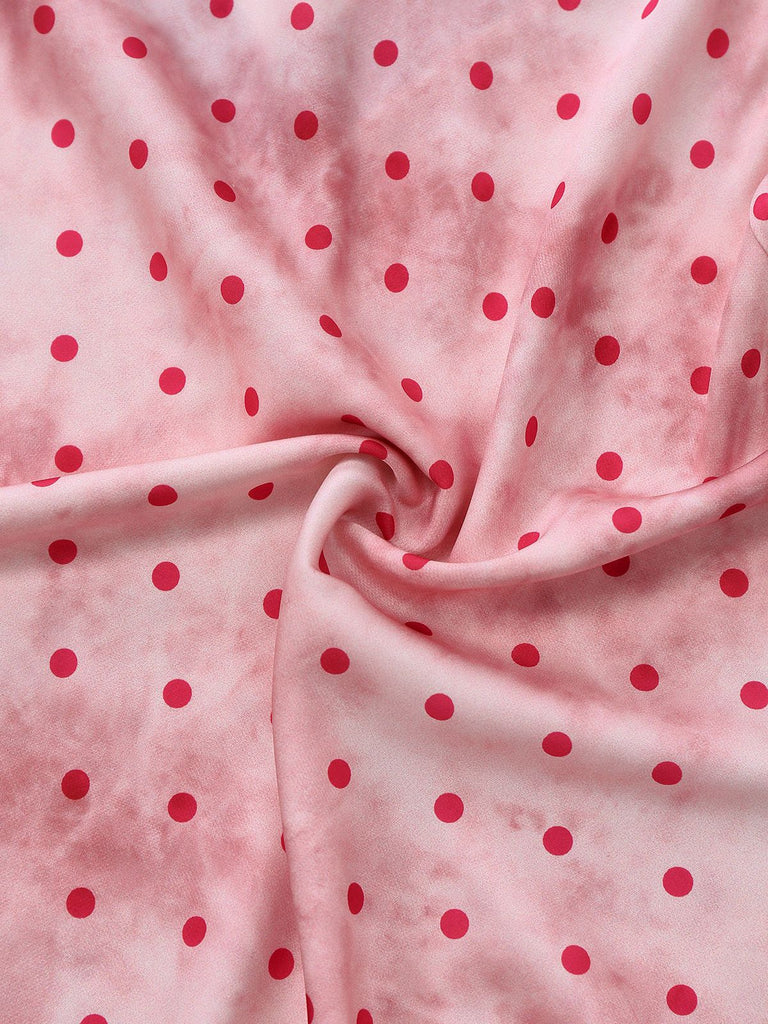 Nuisette dos nu en satin rose à pois et bordure en dentelle années 1940