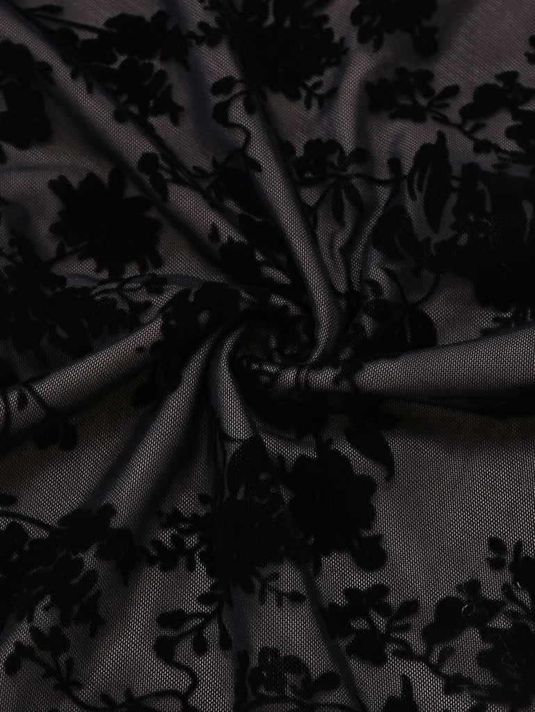Robeà col en V en maille floquée à motif floral et ourlet à volants années 1960