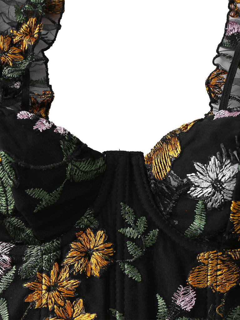 Haut court noire manches bouffantes en maille brodée de fleurs des années 1960