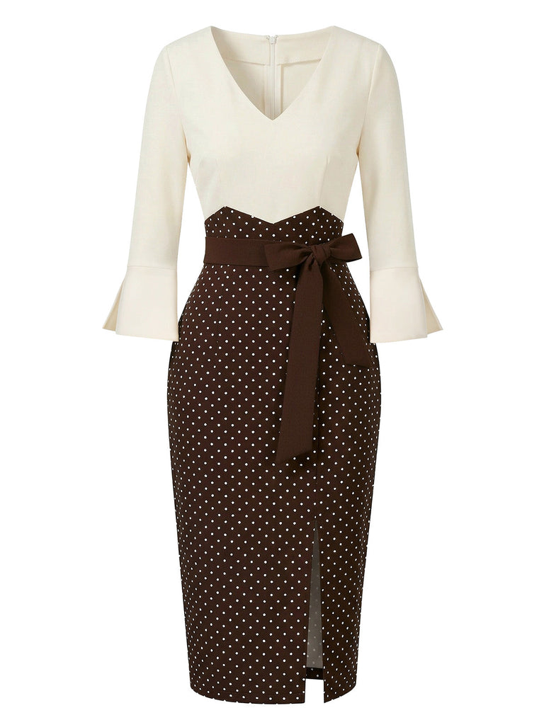Une robe crayon sophistiquée arrivant aux genoux, dotée d'un corsage crème à col en V avec des manches cloche trois-quarts et d'une jupe marron chocolat taille haute à pois blancs, rehaussée d'une ceinture marron assortie.