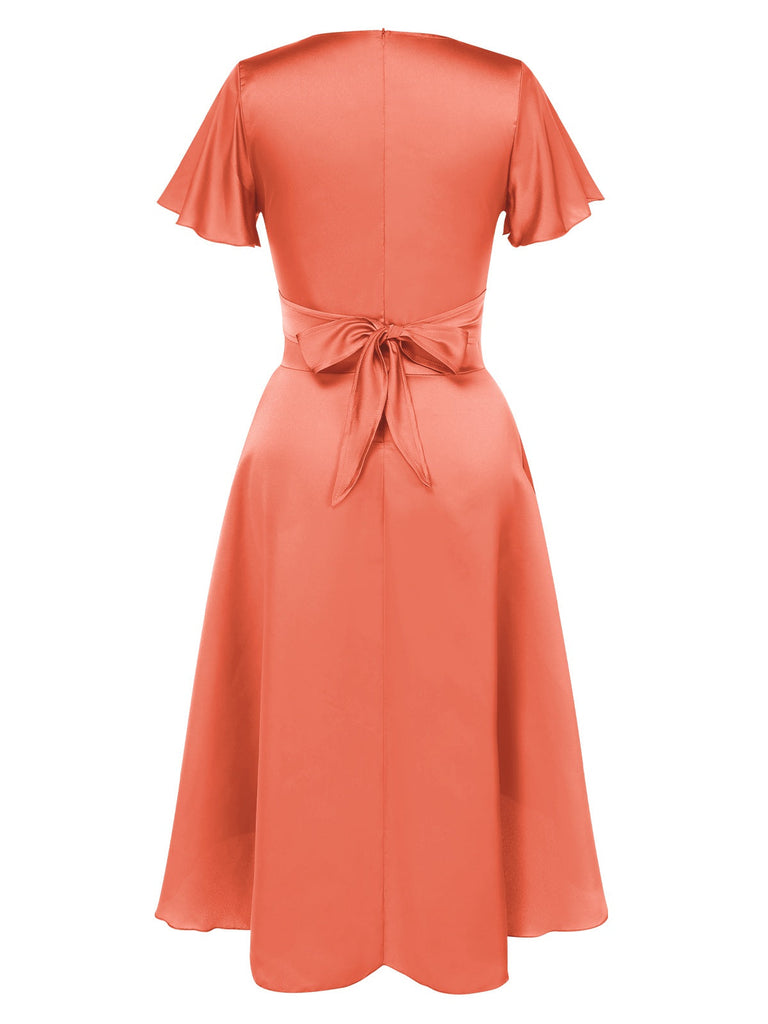 Robe en satin torsadé col V profond des années 1940