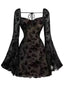 Robe noire en dentelle florale manches évasées des années 1950