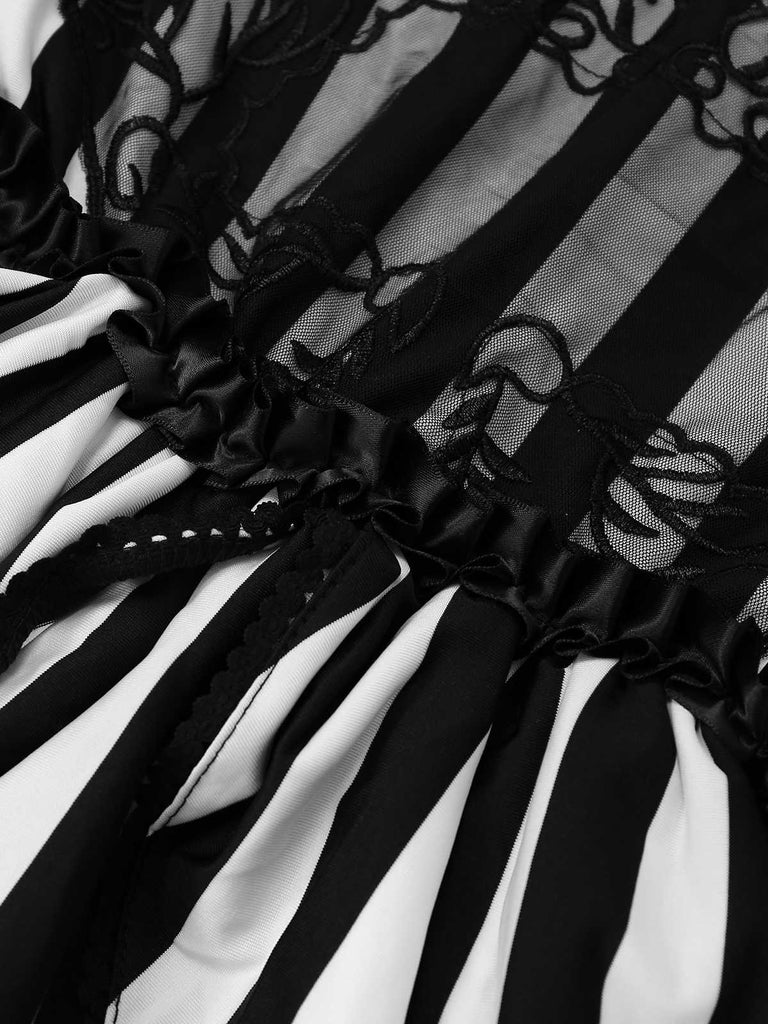 Robe noire et blanche à rayures en dentelle patchwork années 1970