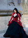 Robe victorienne noire en dentelle à manches gigot des années 1980
