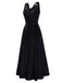 Robe noire col bénitier en velours avec broche en plumes des années 1930