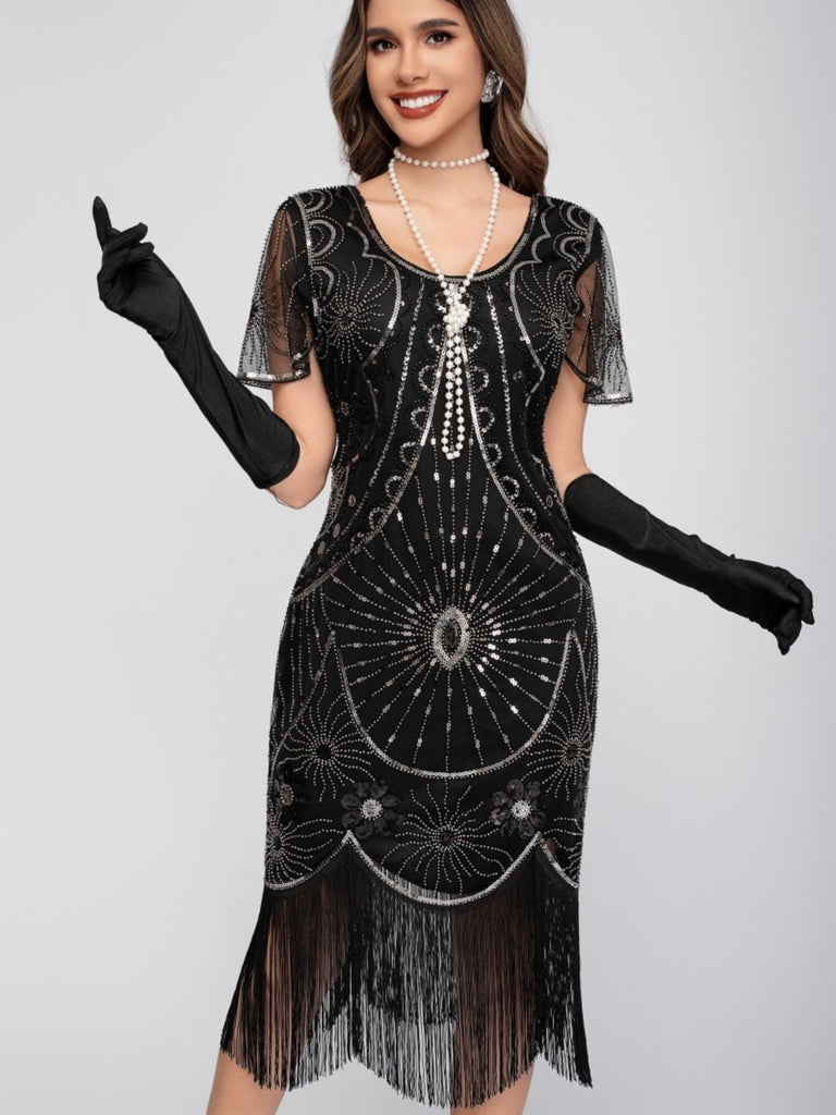 Robe à franges et paillettes à encolure dégagée des années 1920
