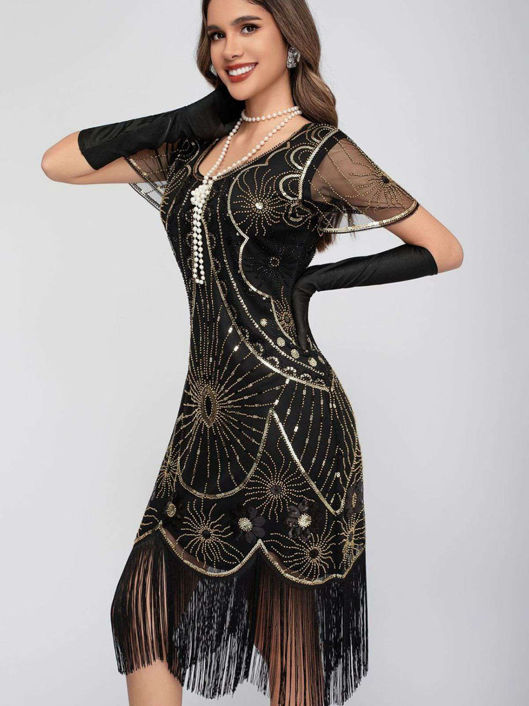 Robe à franges et paillettes à encolure dégagée des années 1920