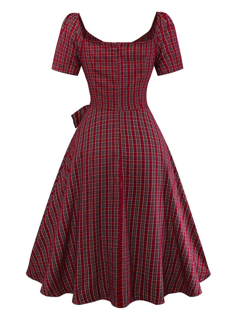 Robe rouge à carreaux col cœur froncée et nœud des années 50