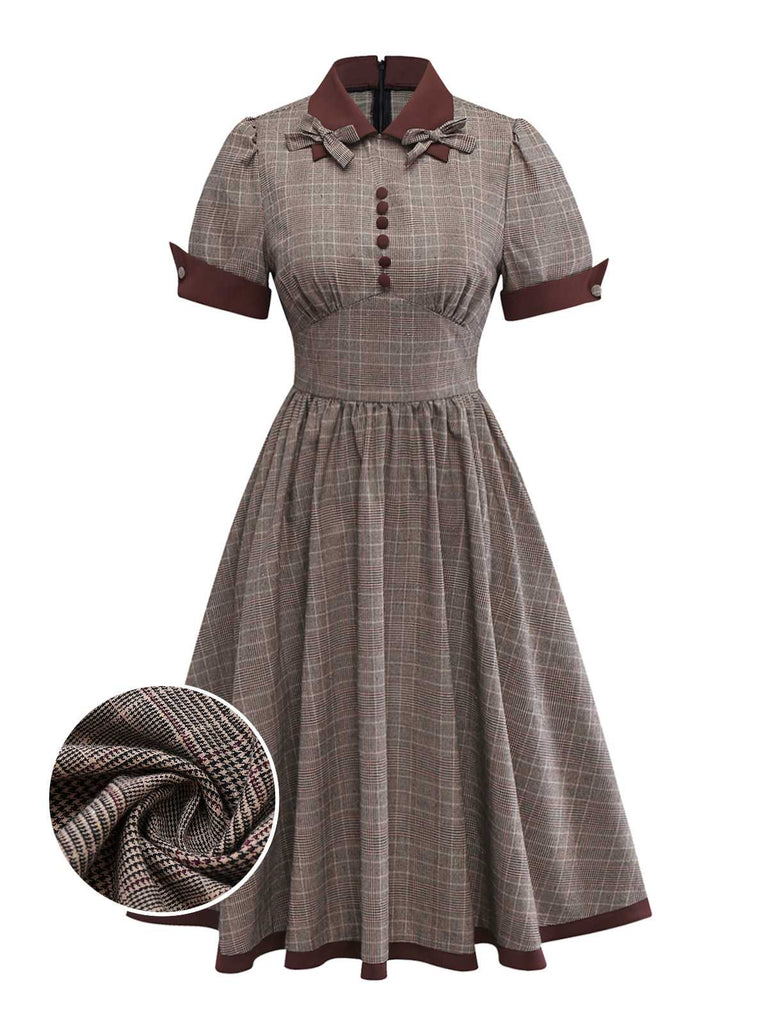 Robe à carreaux marron col revers et nœud papillon années 1950