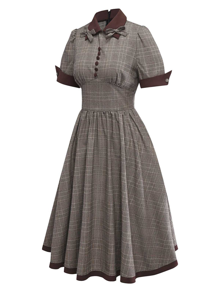 Robe à carreaux marron col revers et nœud papillon années 1950