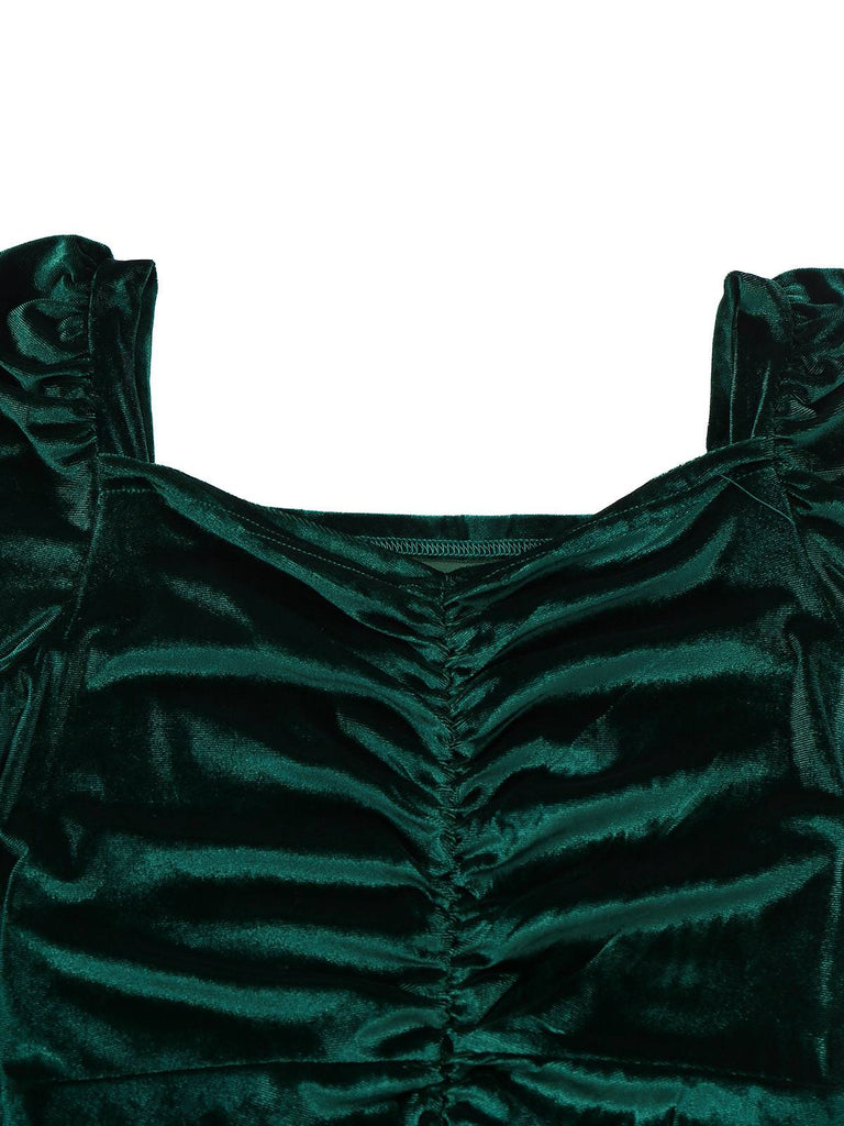 Robe moulante manches longues et froncées en velours vert des années 1960