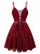 Robe en maille à paillettes col décolleté en V profond rouge vin des années 1950