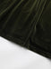 Robe verte en velours manches bouffantes col en V profond et froncées des années 1940