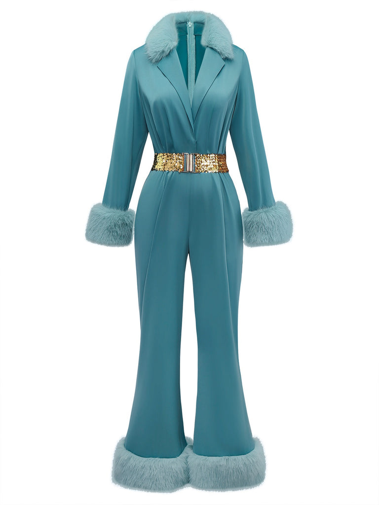 Combinaison bleue à revers bordés de fourrure et ceinture à sequins des années 1970