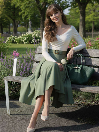 Robe plissée beige et verte en maille épaules dénudées années 50