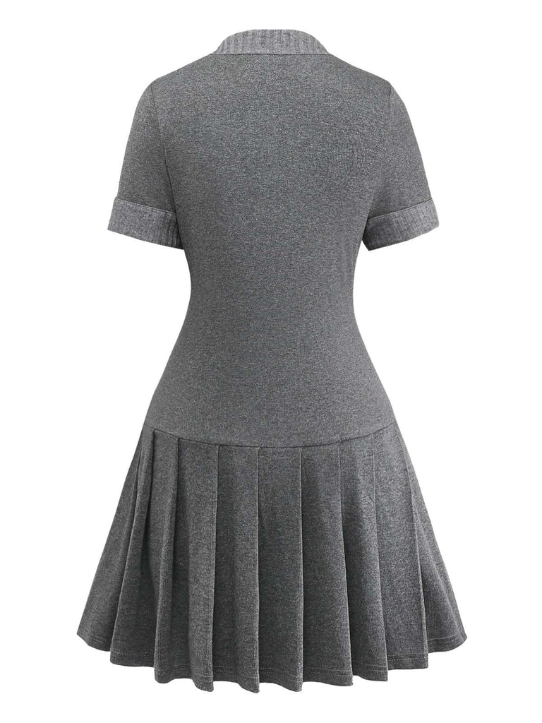 Robe plissée en cuir tricoté gris des années 1970