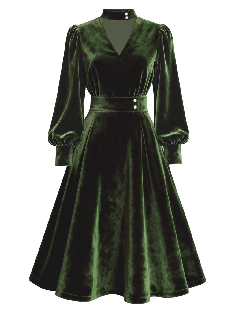 Robe rouge en velours perlé et col en V années 1950