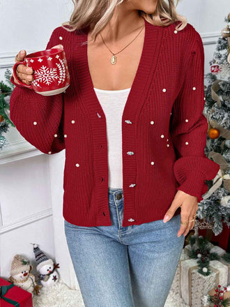 Cardigan rouge uni en maille lâche orné de perles des années 1950