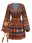 Robe bohème marron à imprimé tribal et décolleté en V profond style années 1970