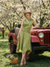 Robe verte ourlet mouchoir scintillant 1920s
