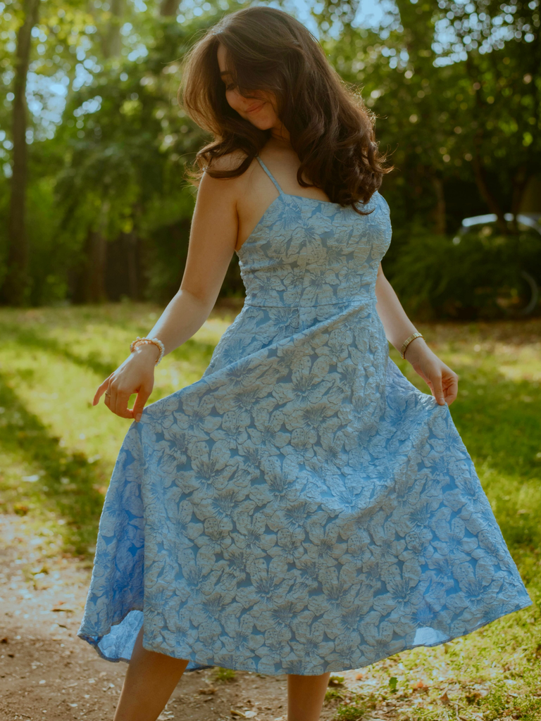 Robe midi jaune fines bretelles et imprimé floral jacquard années 1950