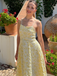 Robe midi jaune fines bretelles et imprimé floral jacquard années 1950