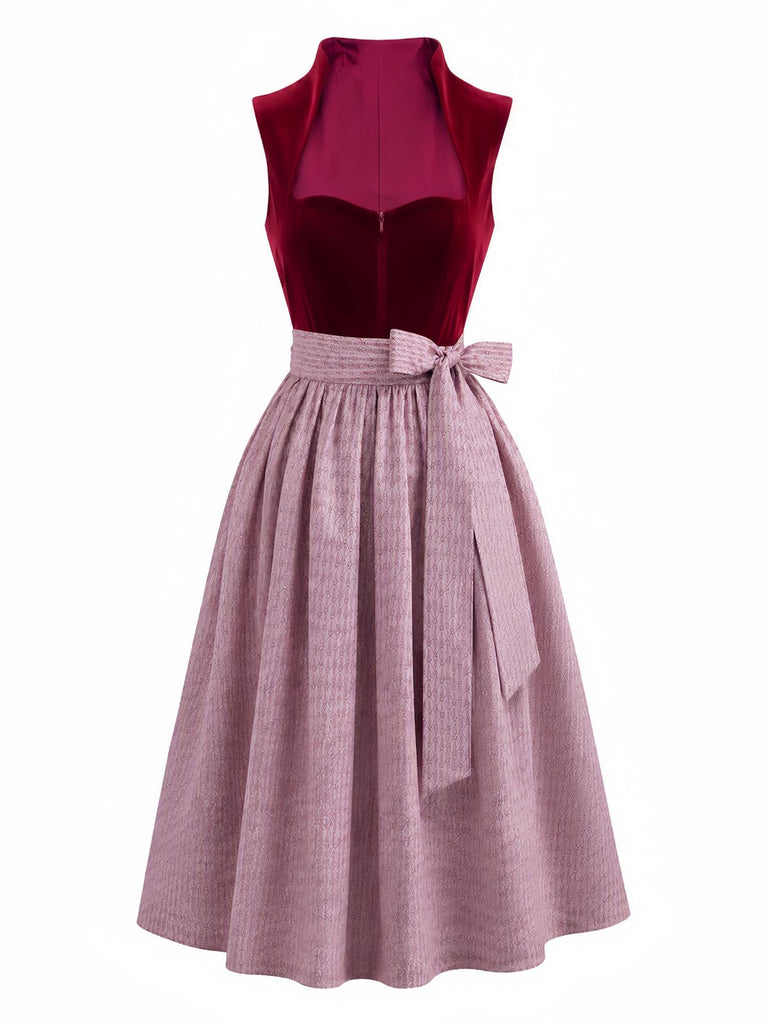 Ensemble bordeaux avec robe en velours à décolleté cœur, tablier et top blanc Années 1950