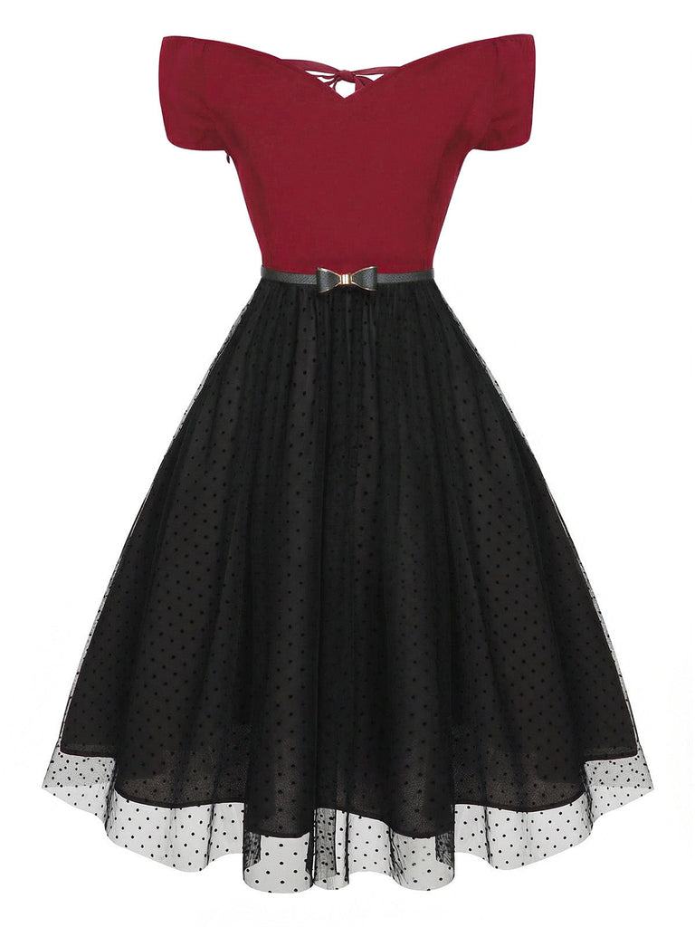 Robe rouge vin à épaules dénudées à pois des années 1950